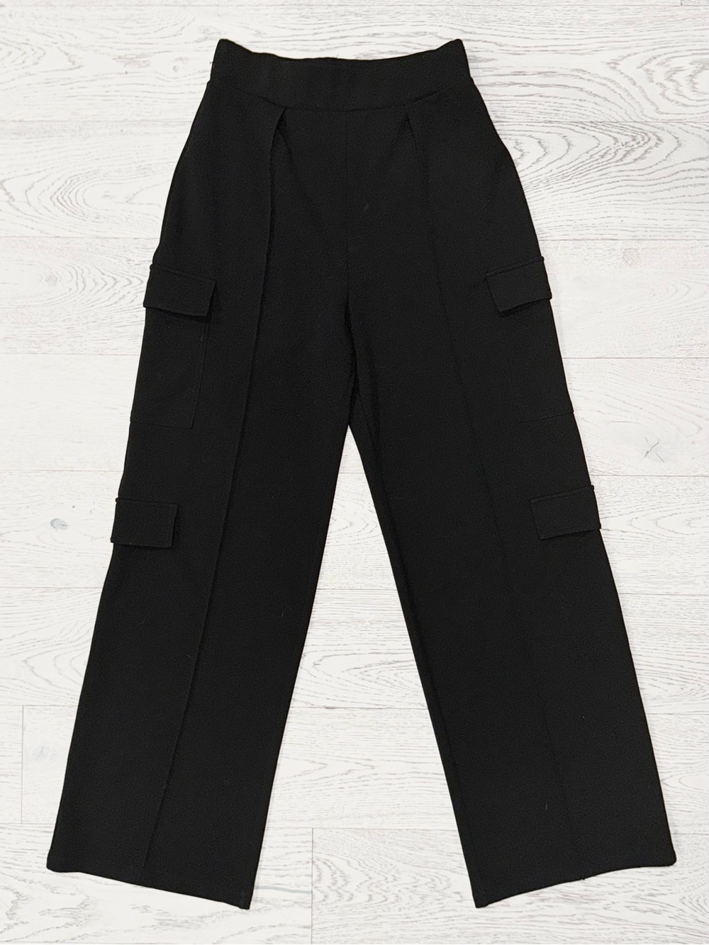 H&M Women's Wide-leg Cargo Pants in Black Size Small